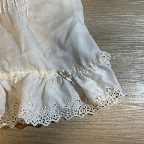 Christian Dior Baby Top 2T White Lace Ruffle Eyelet Trim Vintage - Picture 6 of 9